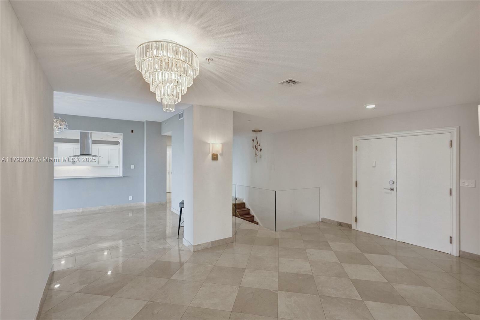 Property Photo: 20355 NE 34th Ct 2725 FL 33180