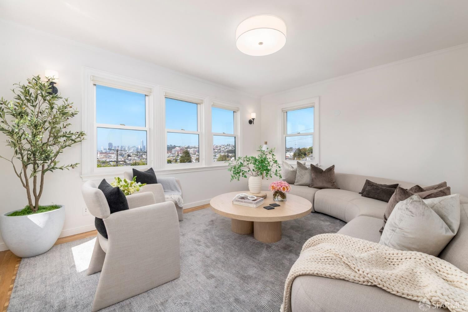 Property Photo: 55 Norwich Street CA 94110