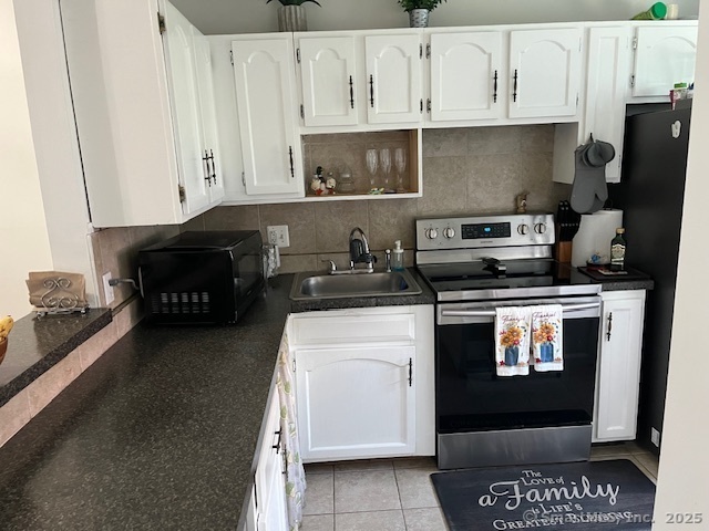 Property Photo: 57 Meetinghouse Village 6 CT 06450