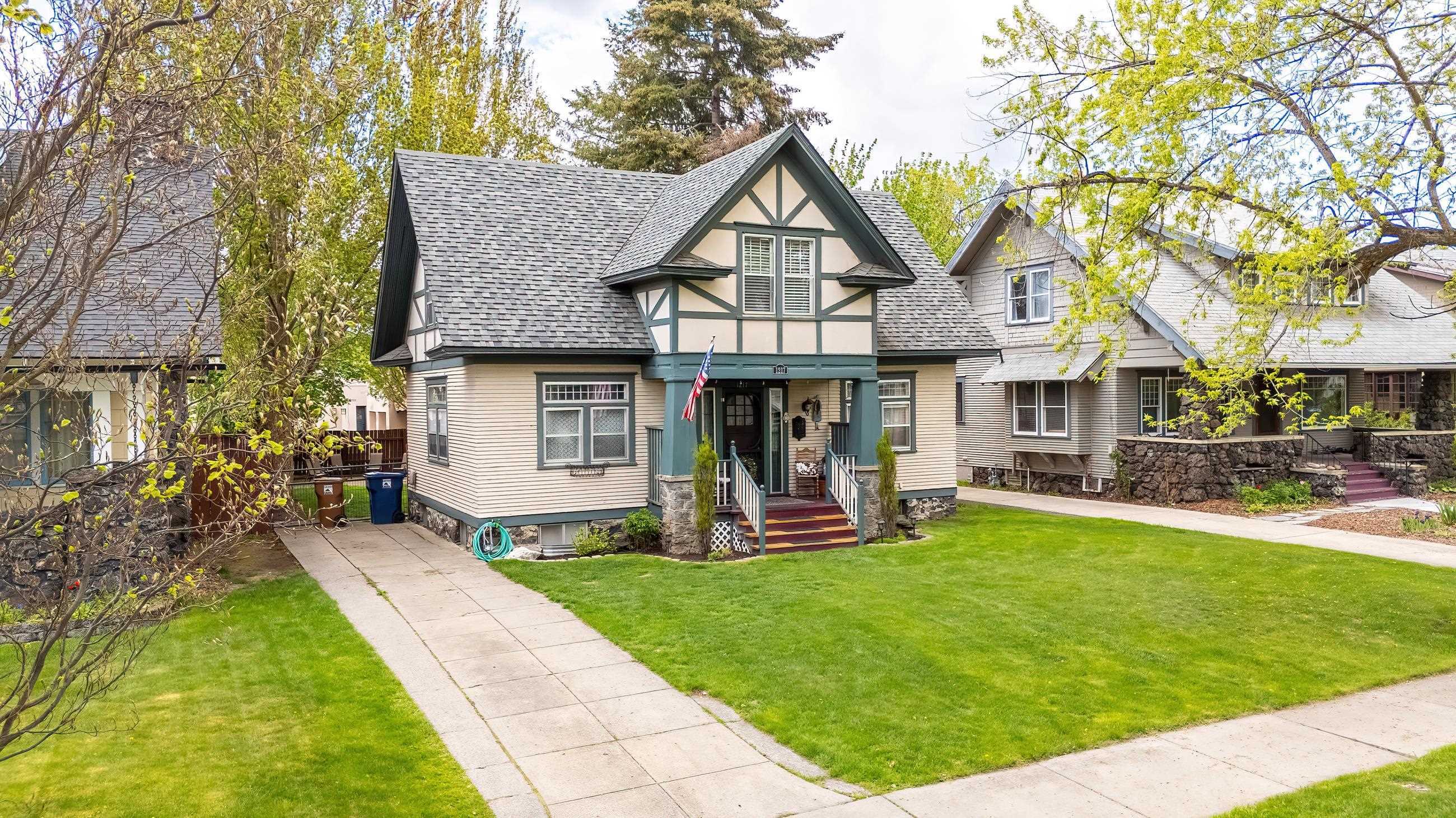Property Photo: 1217 N Sherwood Ave WA 99201