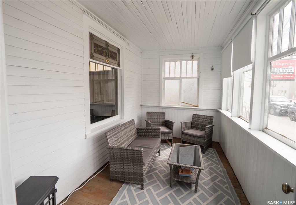 Property Photo: 318 C Avenue S SK S7M 1N4