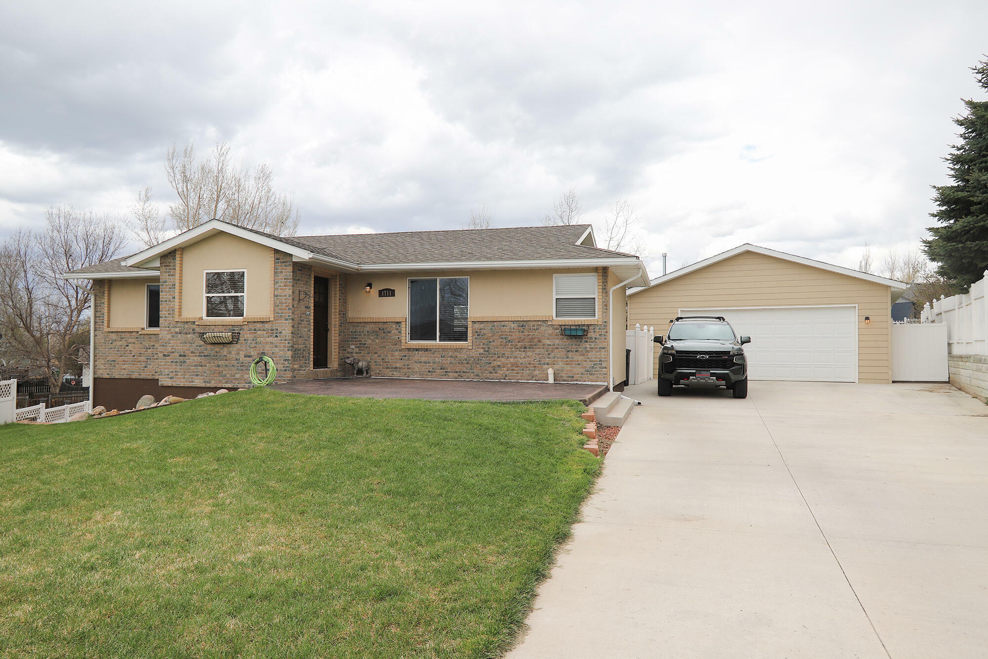 Property Photo: 1711 North Heights Terrace WY 82801