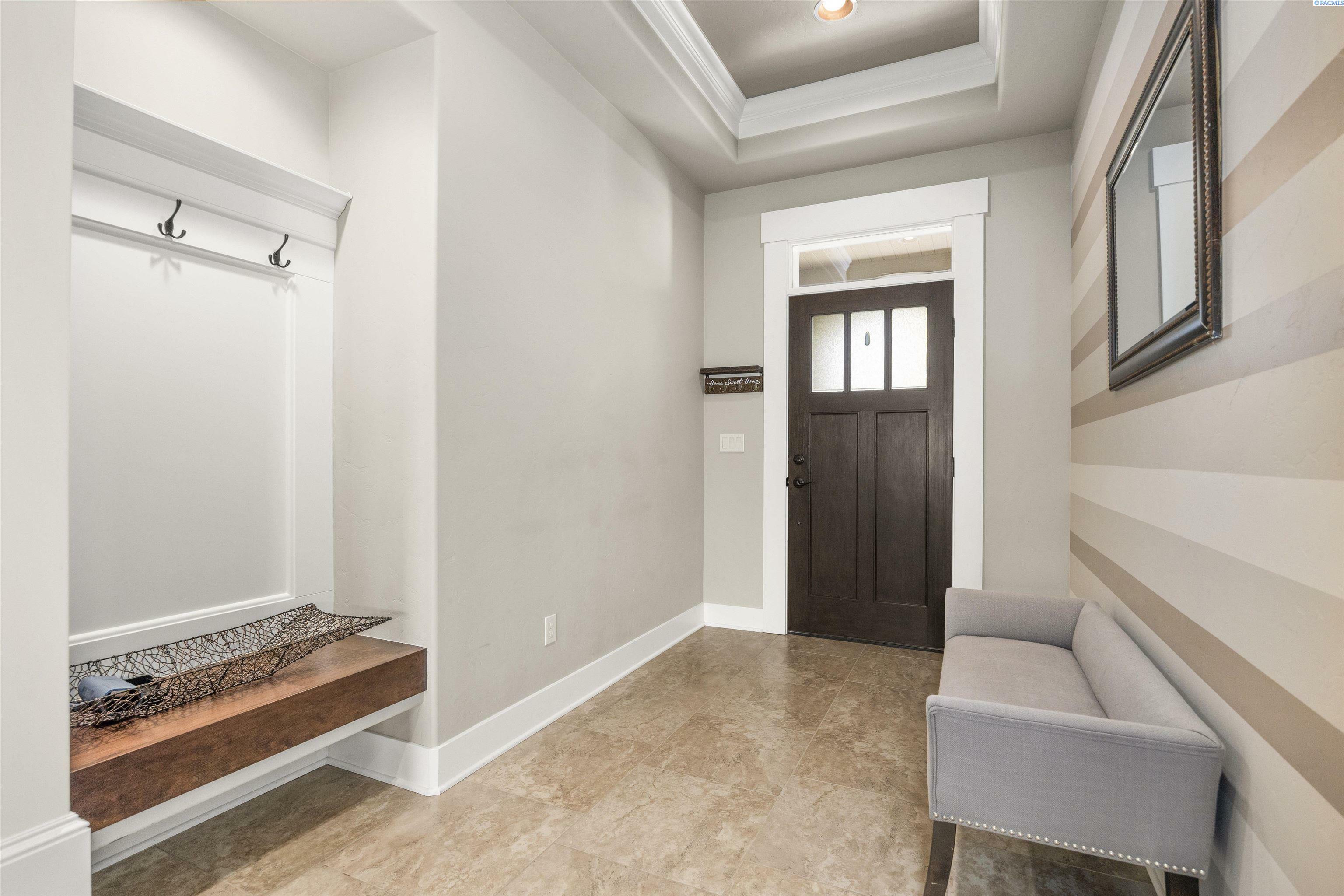 Property Photo: 1640 Heidi Place WA 99352