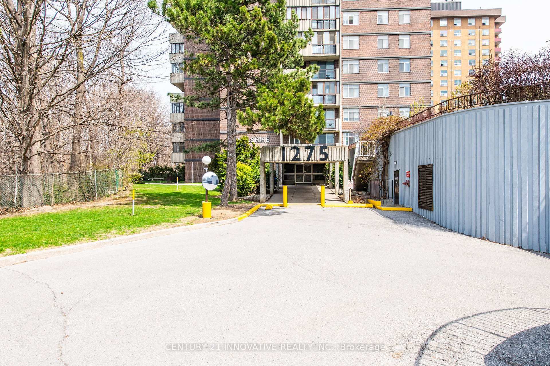 Property Photo:  1275 Markham Road 1402  ON M1H 3A2 