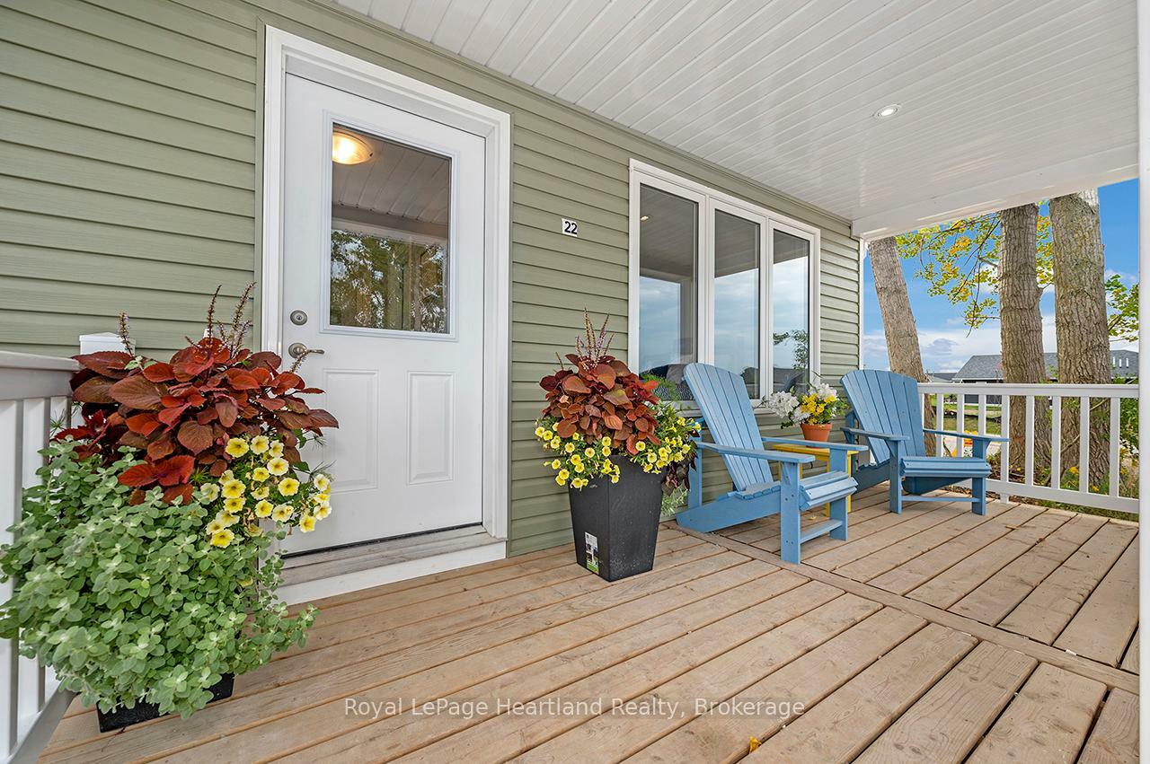 Property Photo: 22 Bluffs View Boulevard ON N7A 0C6