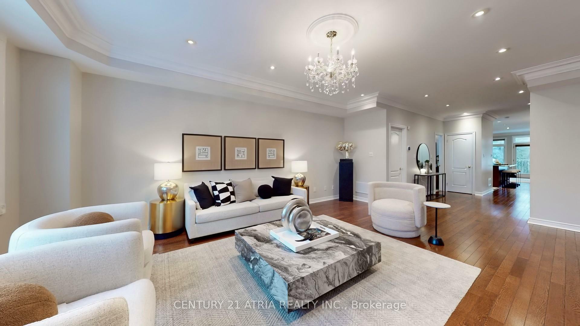 Property Photo: 194 Finch Avenue E ON M2N 4R9