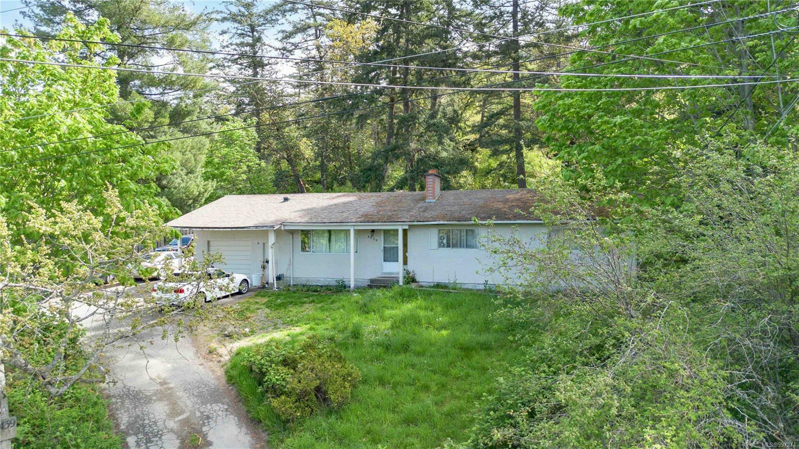 Property Photo: 4439 Blenkinsop Rd BC V8X 2C3
