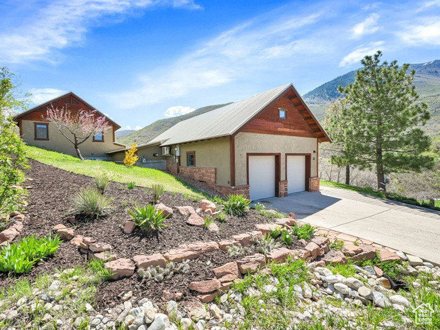 Property Photo: 32 N Silver Oak Rd E UT 84108