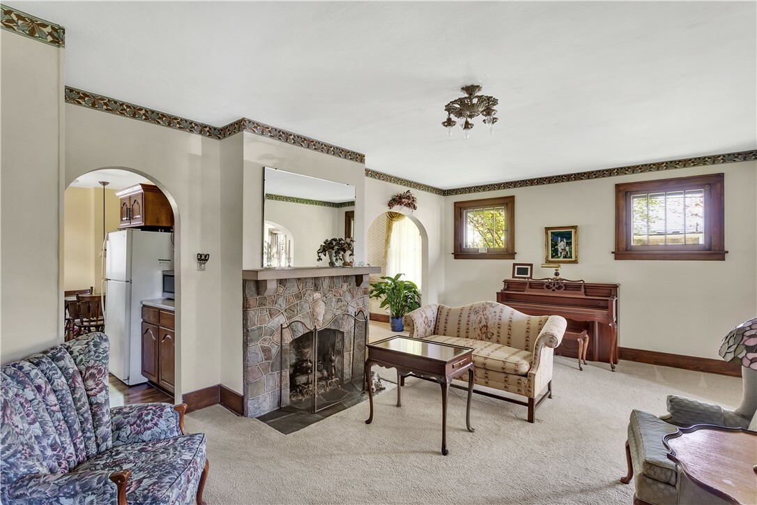 Property Photo: 100 Henderson St PA 15235