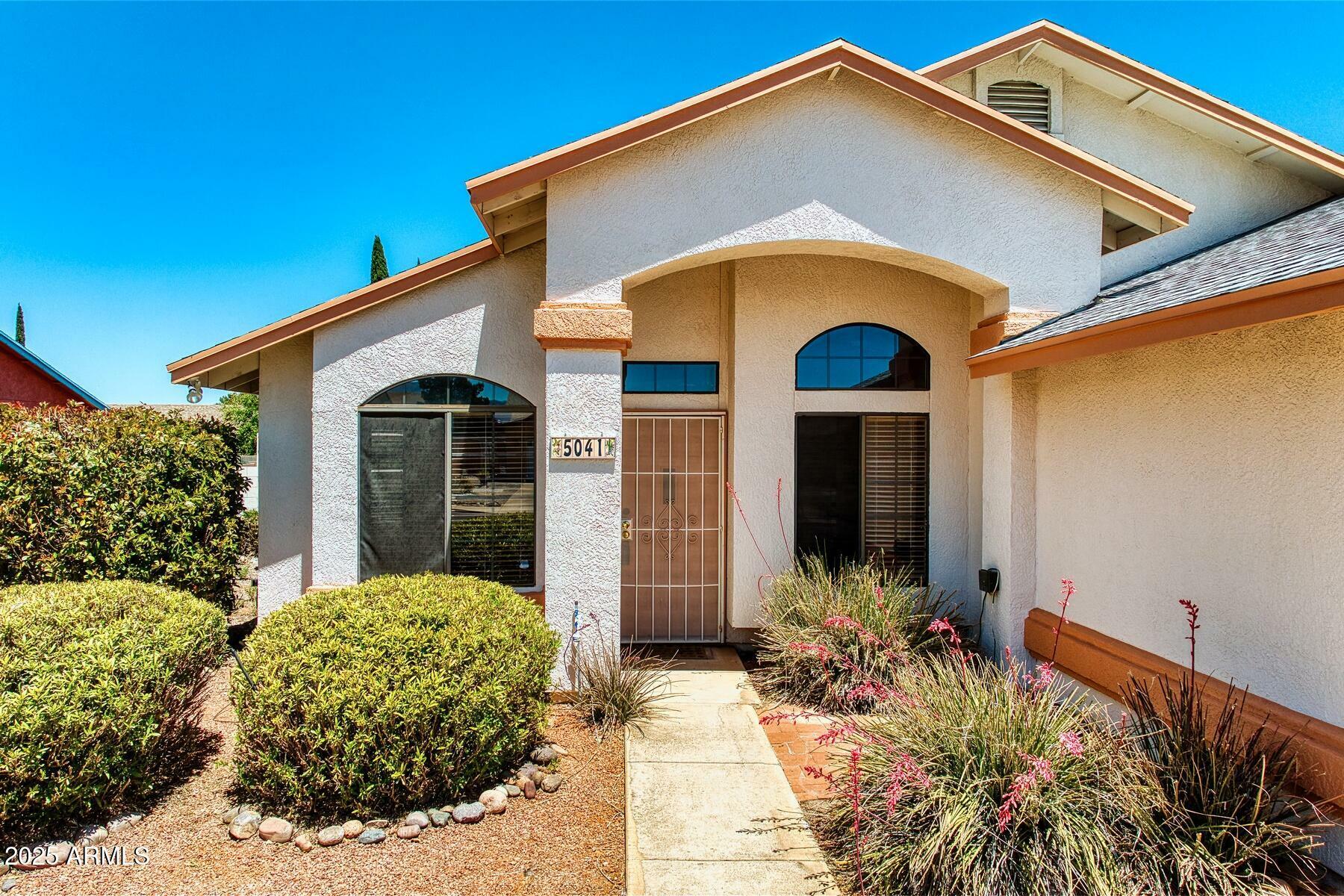 Property Photo: 5041 Calle Cumbre -- AZ 85635