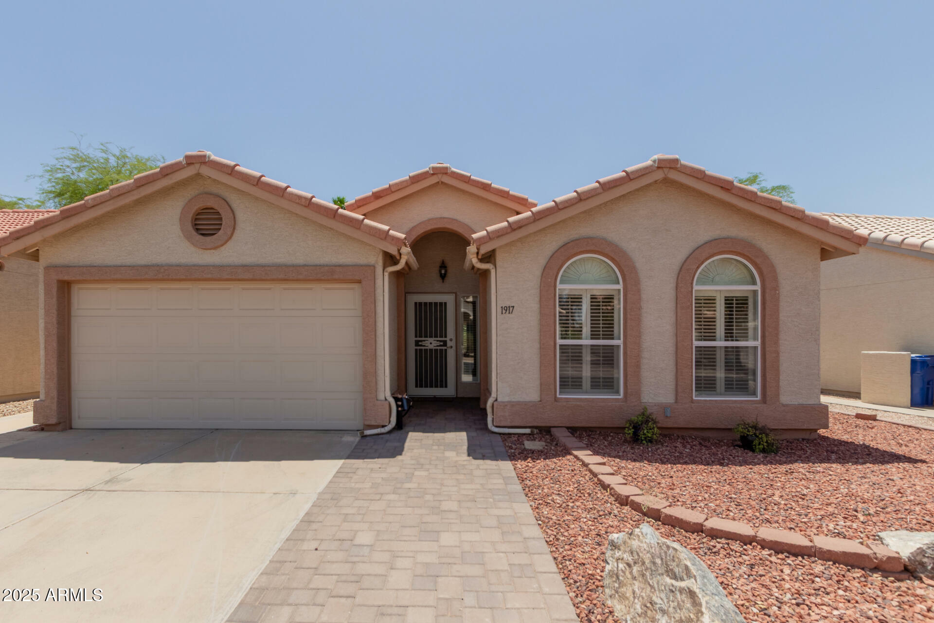 Property Photo: 1917 E Lindrick Drive AZ 85249