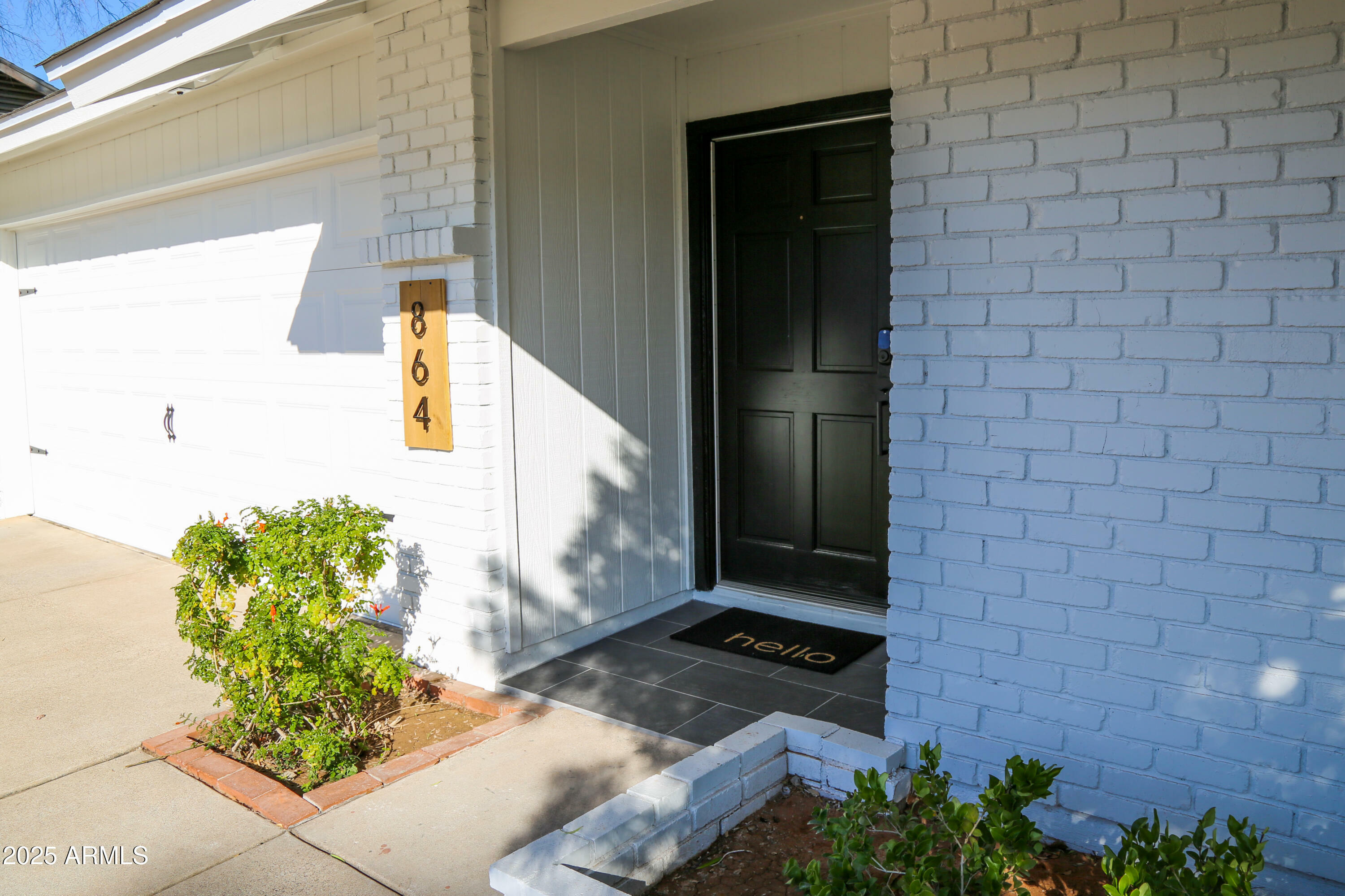 Property Photo: 864 W Monte Avenue AZ 85210