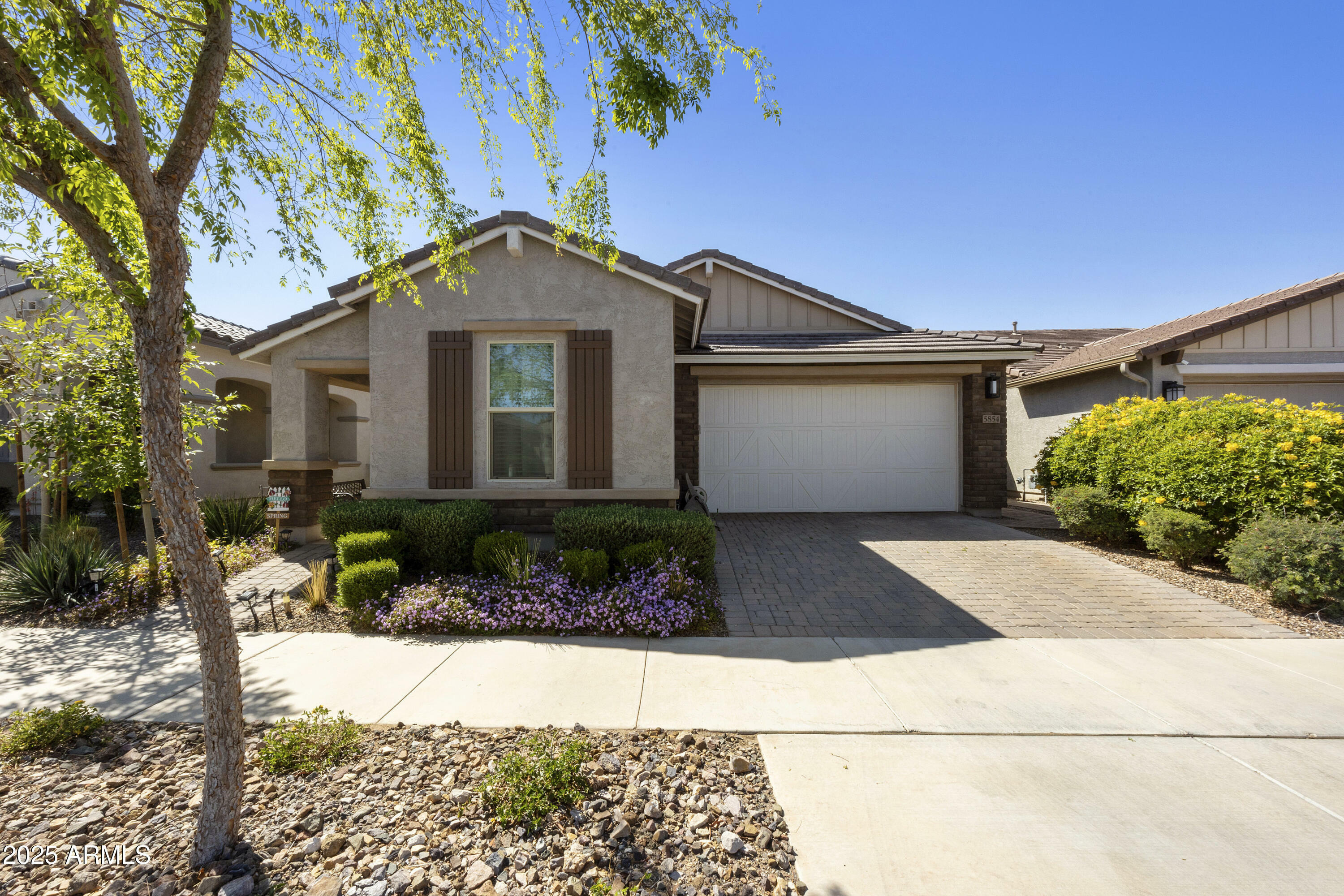 Property Photo: 5854 S Del Rancho -- AZ 85212