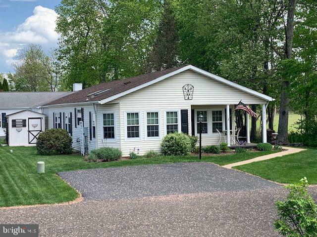 Property Photo: 213 Dove Court PA 18938