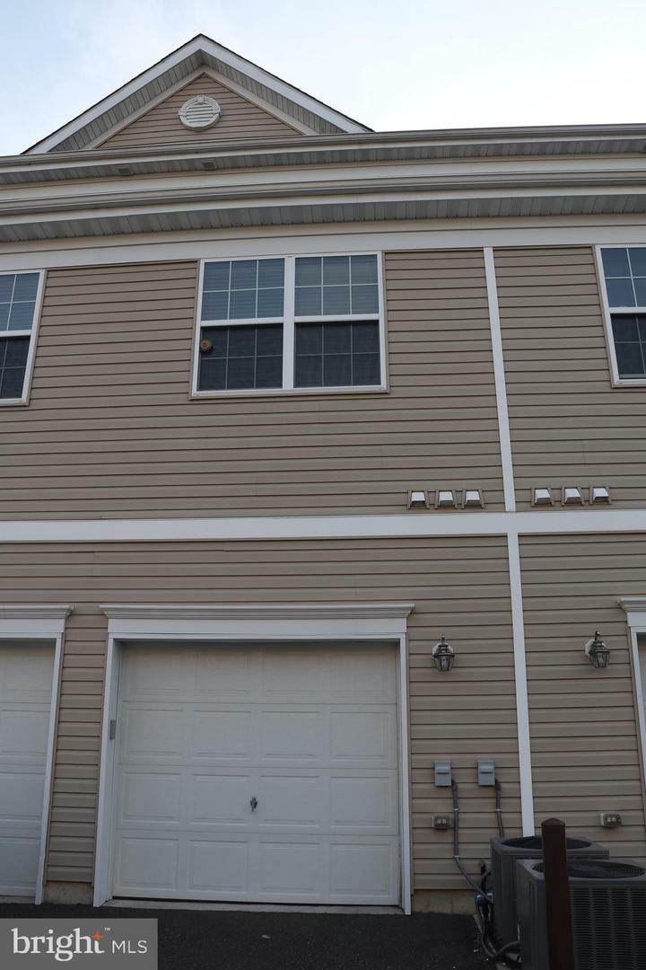 Property Photo: 178 Creekside Way NJ 08016