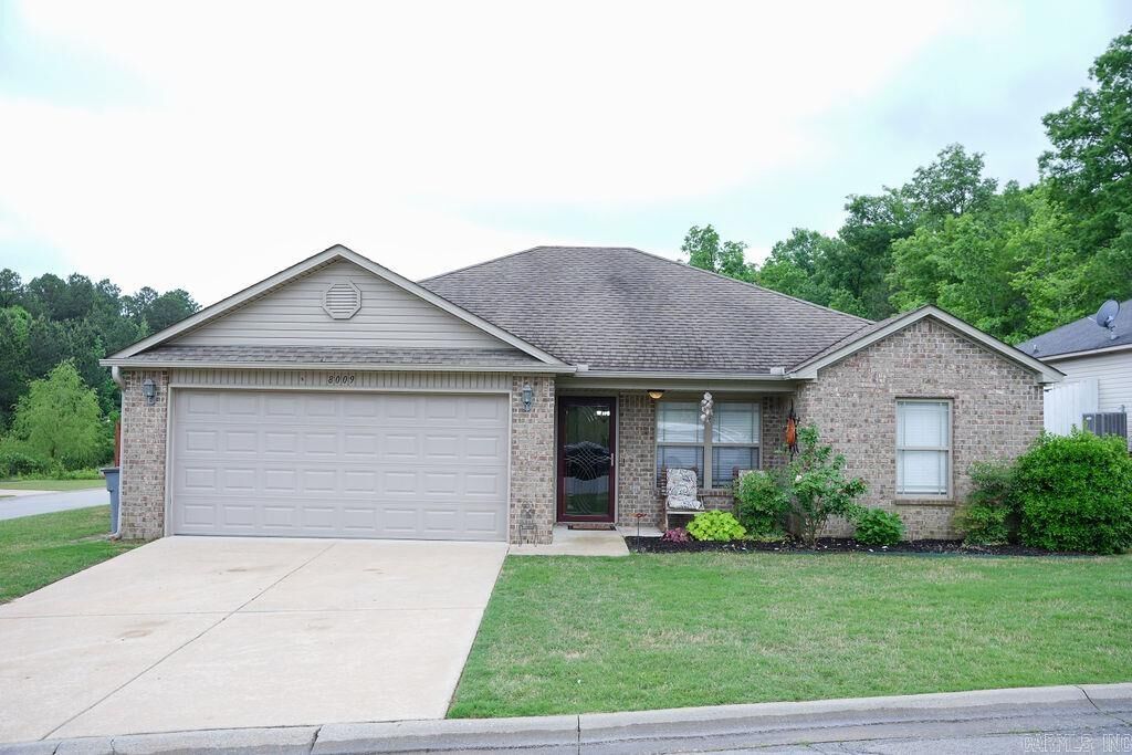 Property Photo: 8009 Shadow Valley Cove AR 72002