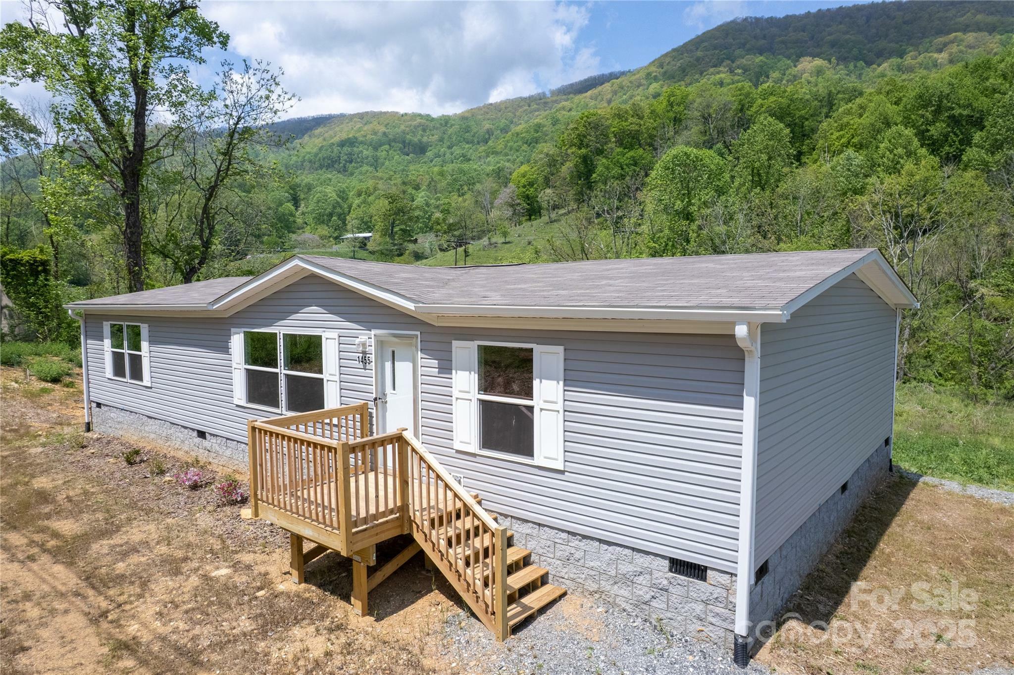 Property Photo: 1455 Newfound Road NC 28748