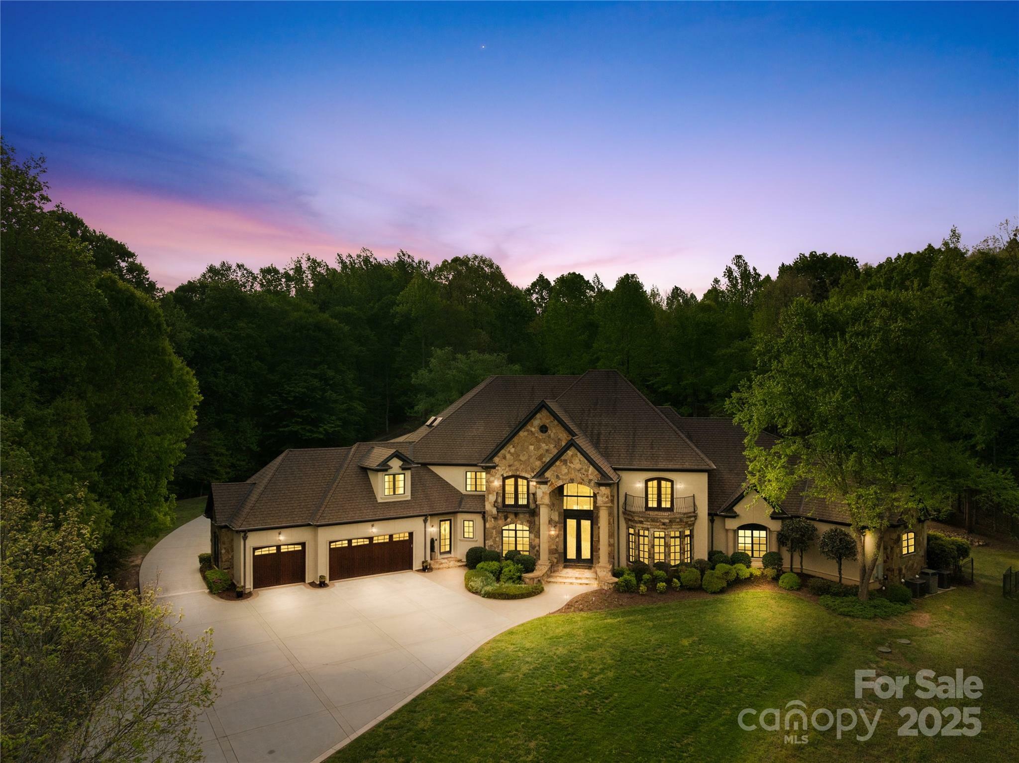 Property Photo: 8451 Ridgewood Road NC 28673