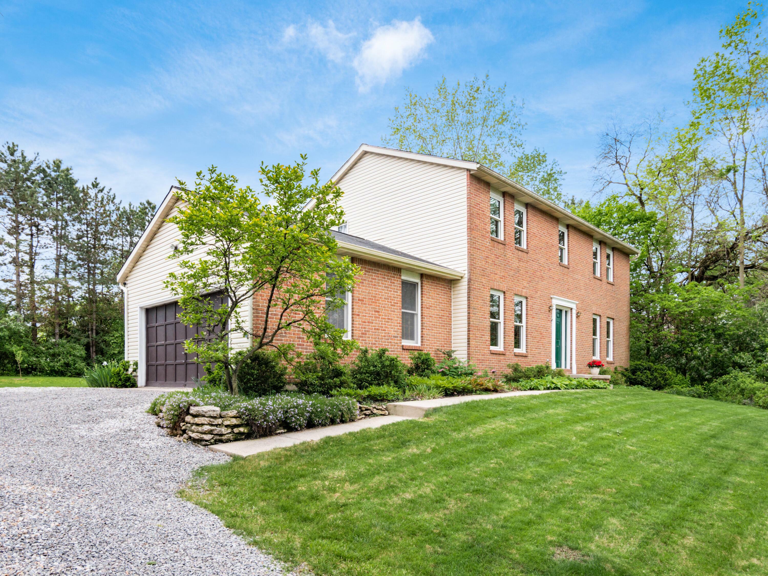 Property Photo: 5961 Hayden Run Road OH 43026