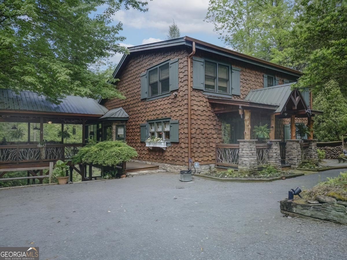 Property Photo: 360 Cascade Point GA 30540