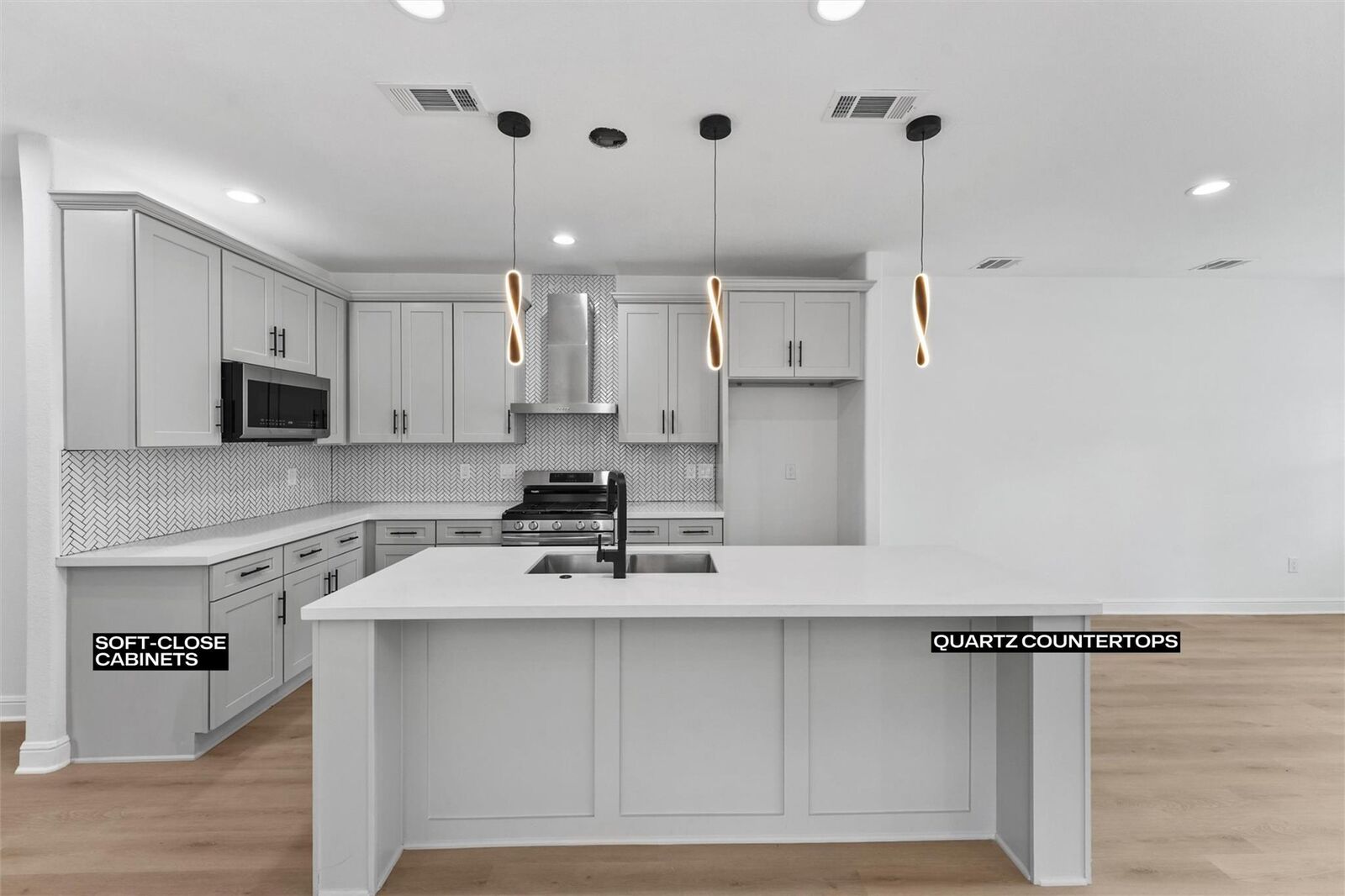 Property Photo:  5013 Golden Forest Drive  TX 77091 