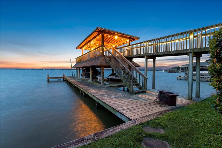 Property Photo: 19007 Aquatic Drive TX 77346