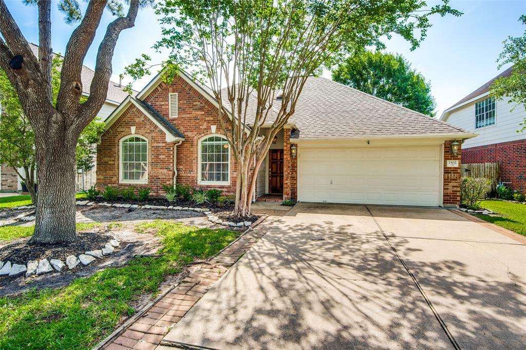Property Photo: 7302 Hollow Field Lane TX 77433