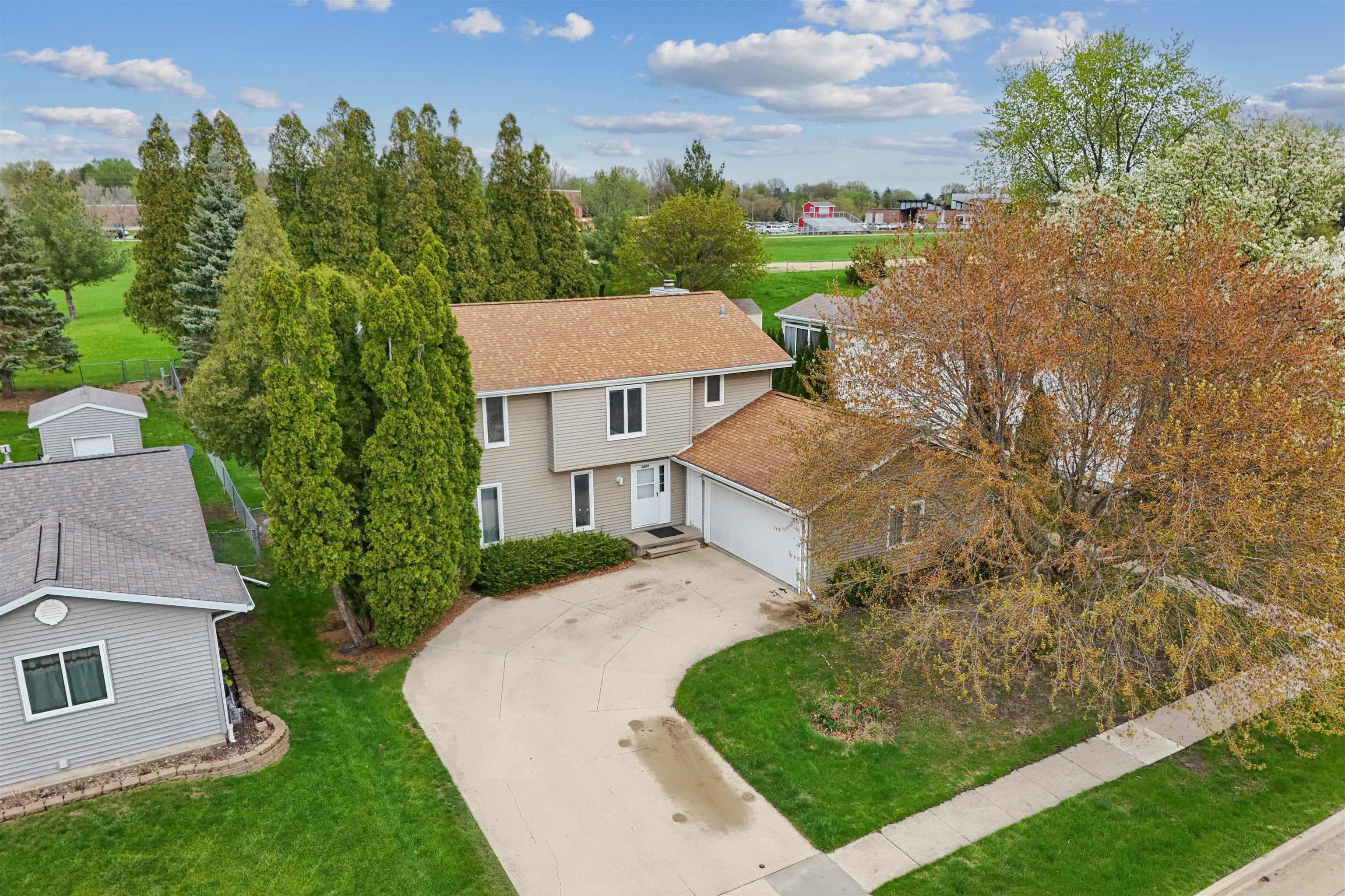 2201 W 8th Street  Cedar Falls IA 50613 photo