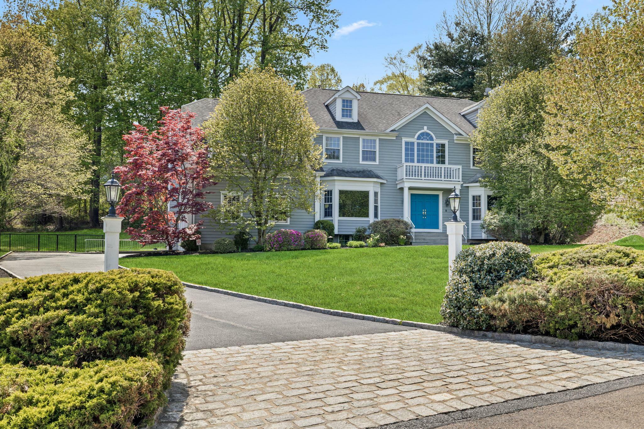 Property Photo:  24 Hollow Tree Road  NY 10510 