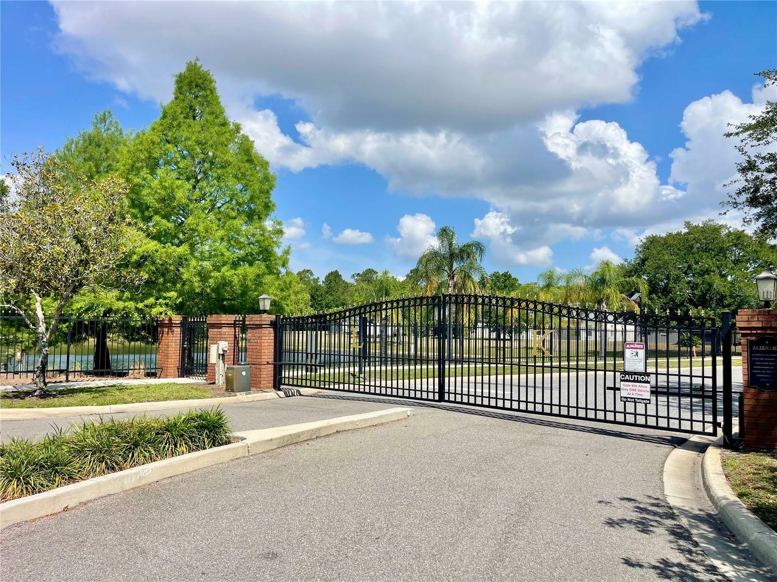 Property Photo: 671 Carey Way FL 32825