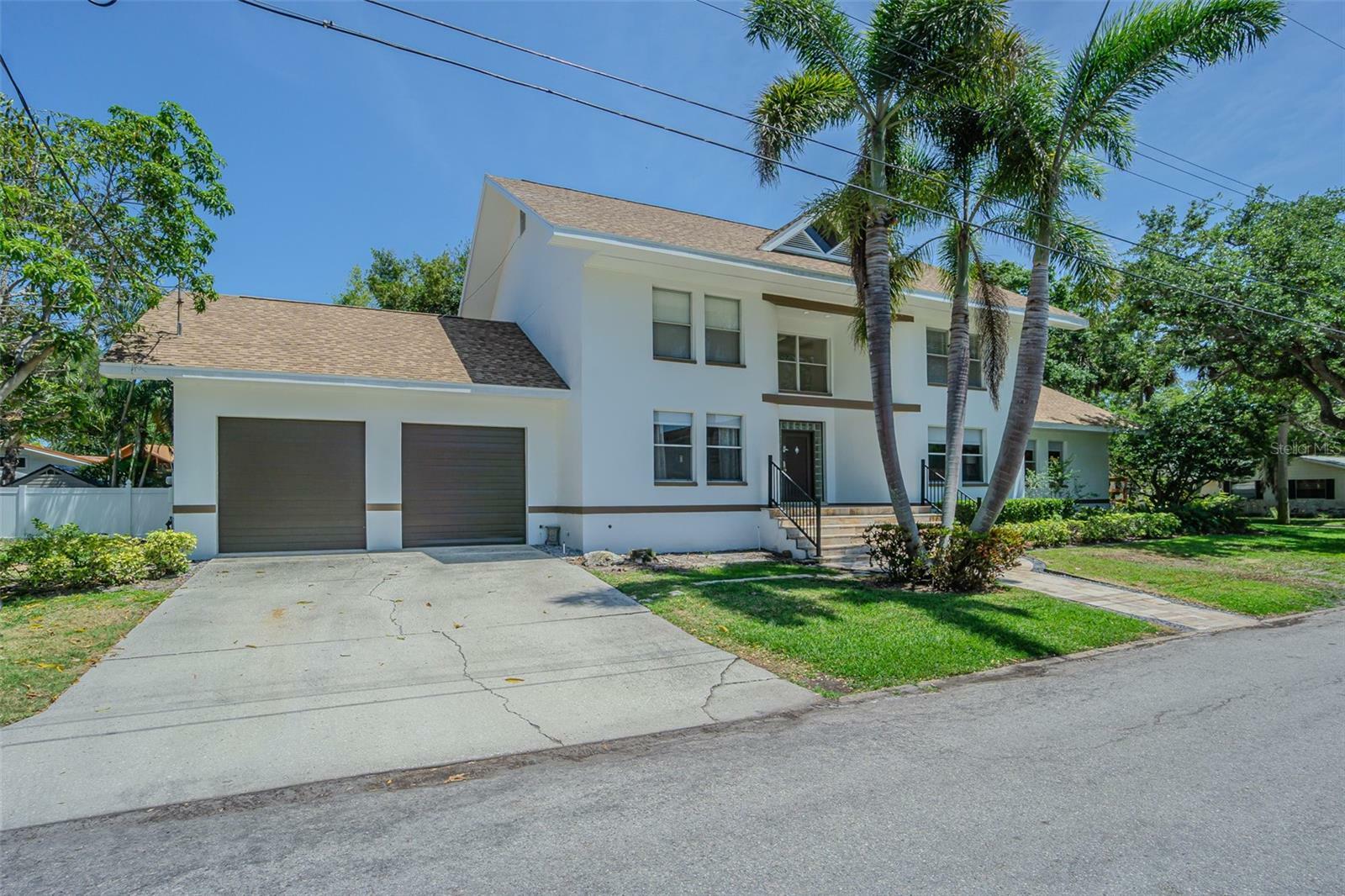 Property Photo: 2114 S Venus Street FL 33629