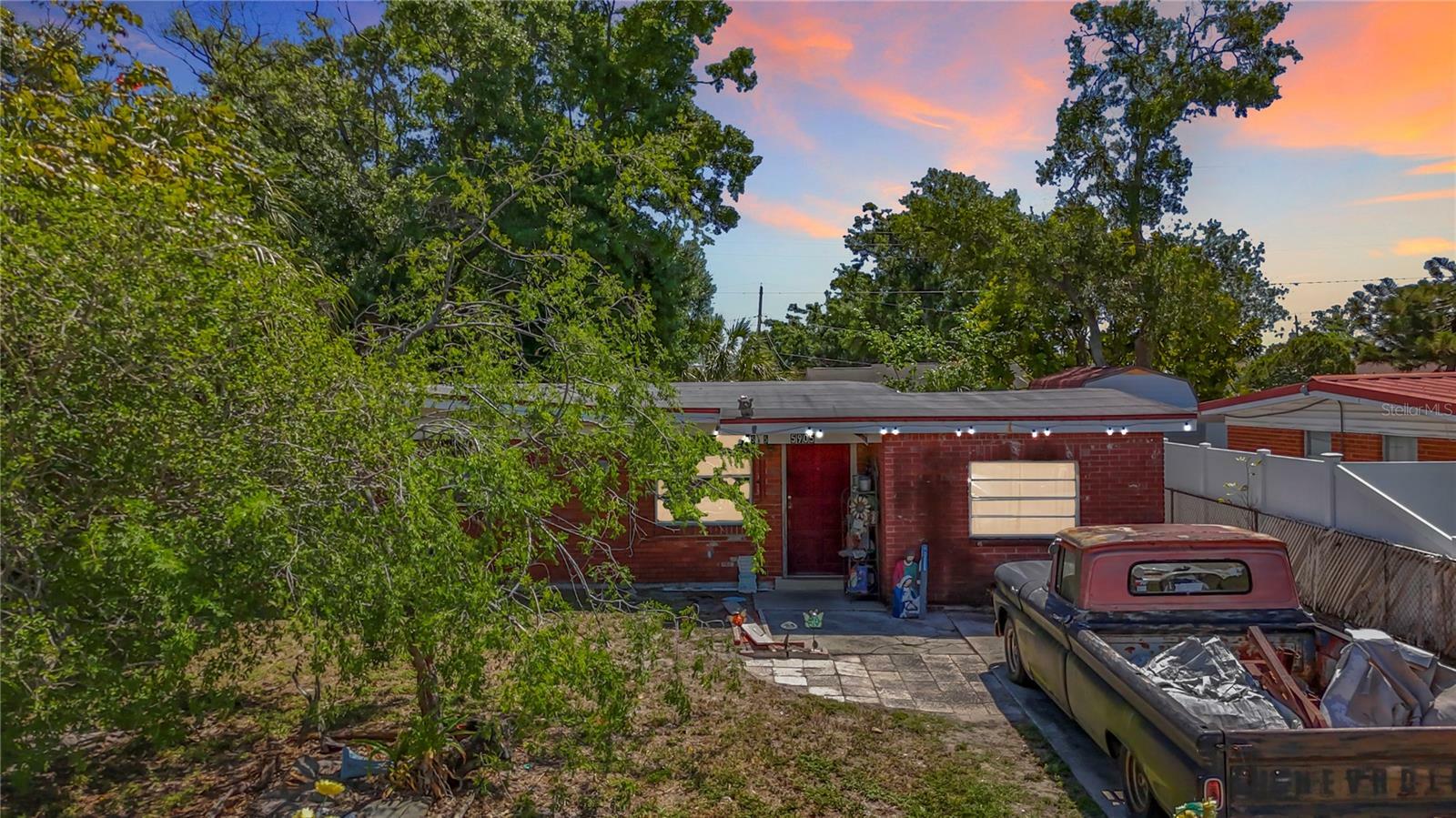 Property Photo: 5905 Myer Street FL 33634