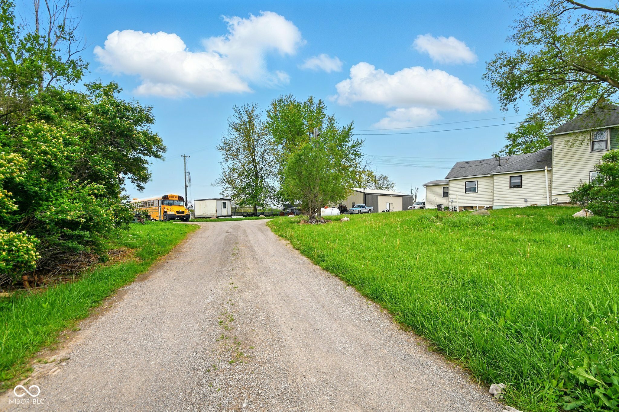 Property Photo: 1170 E 400 S IN 46052