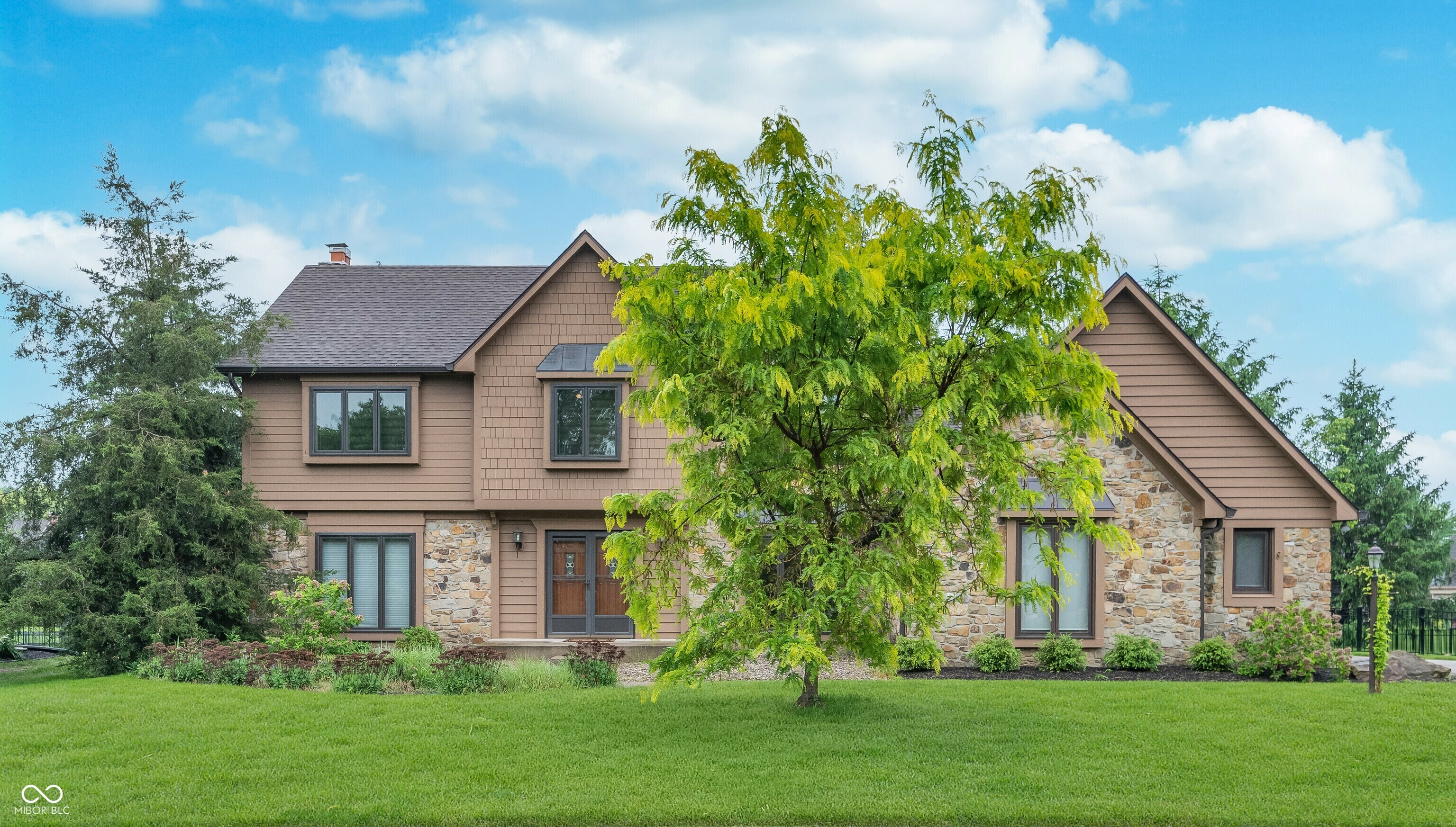 Property Photo: 1421 Stoney Creek Circle IN 46032