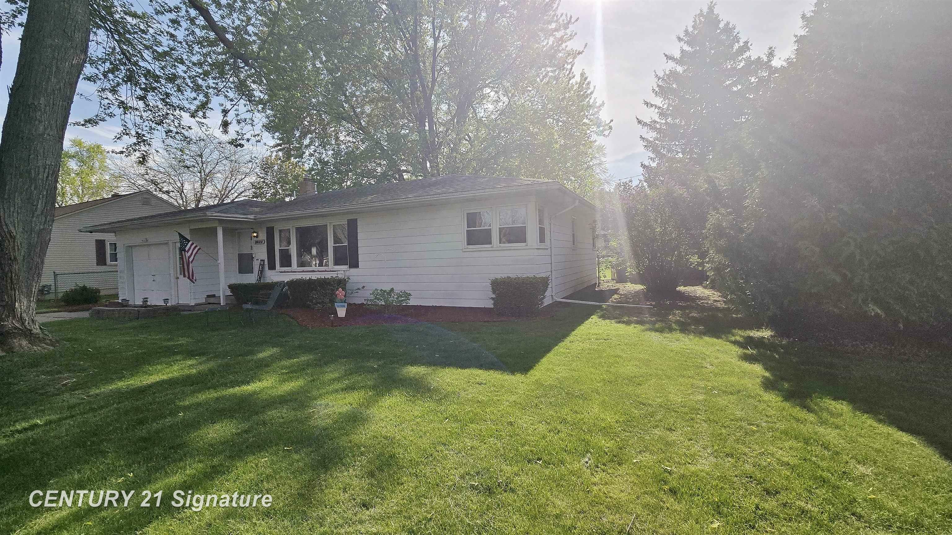 Property Photo: 2411 David Street MI 48603