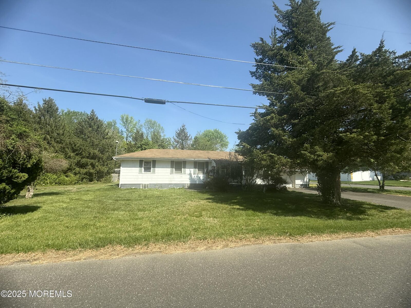 Property Photo:  10 Cedar Street  NJ 08533 