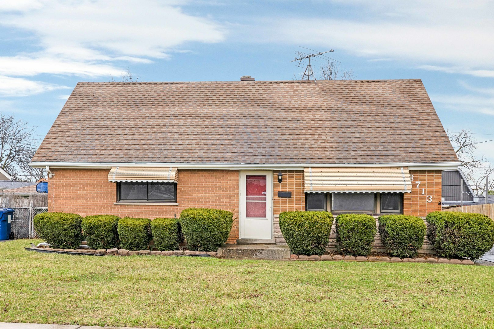 Property Photo: 8713 Cranbrook Lane IL 60455