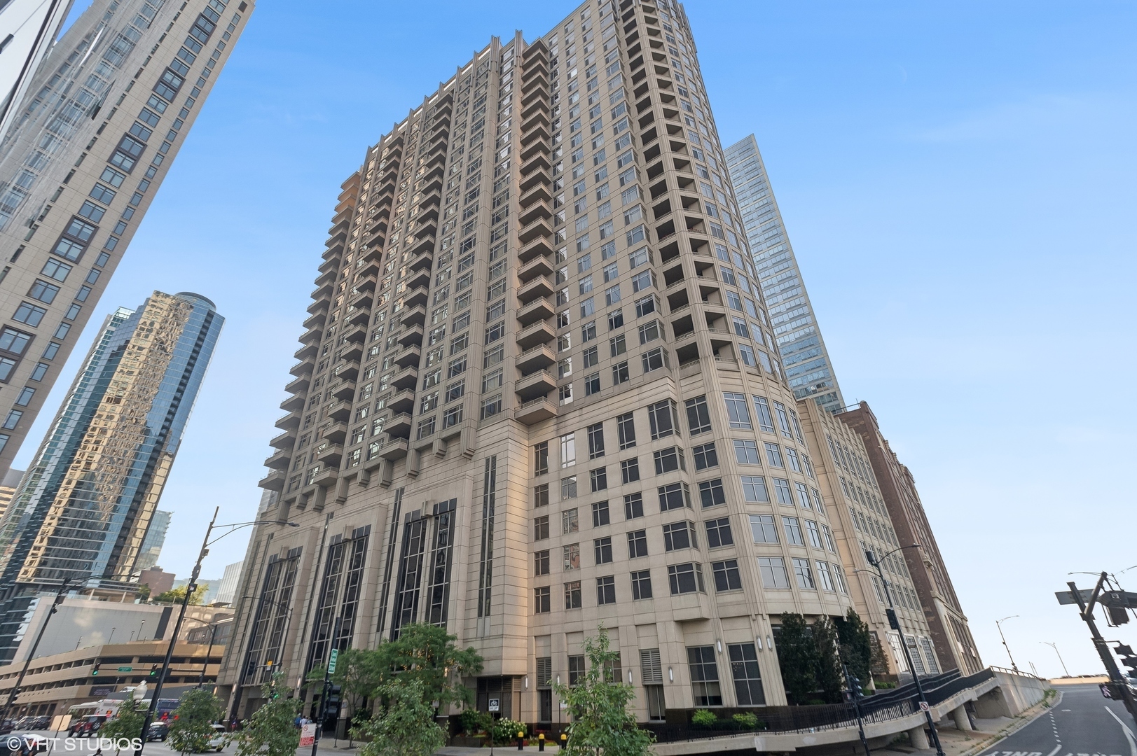 Property Photo: 530 N Lake Shore Drive 2106 IL 60611
