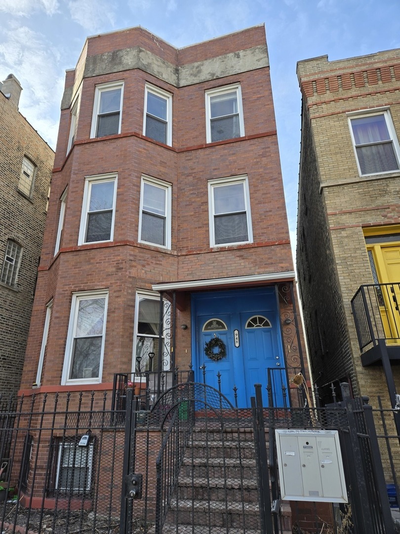 Property Photo: 948 N California Avenue IL 60622