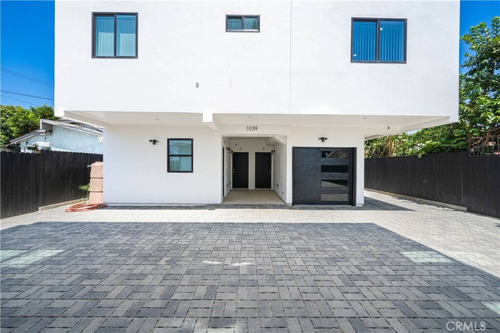 Property Photo: 1039 W 43rd Street 1 CA 90037