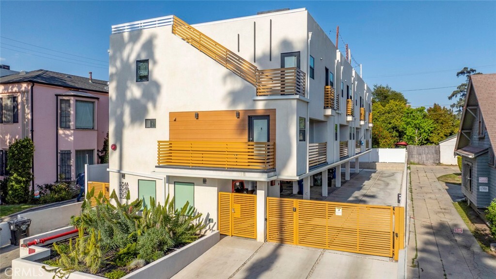 1754 N Berendo Street  Los Angeles CA 90027 photo