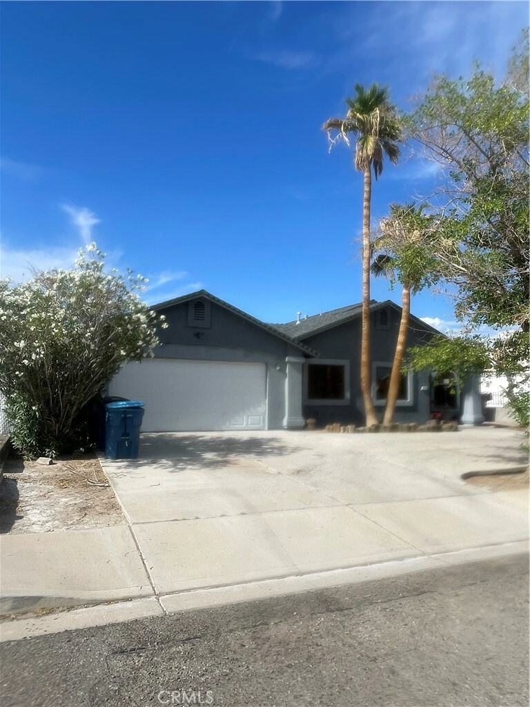 Property Photo: 1348 Redwood Avenue CA 92363