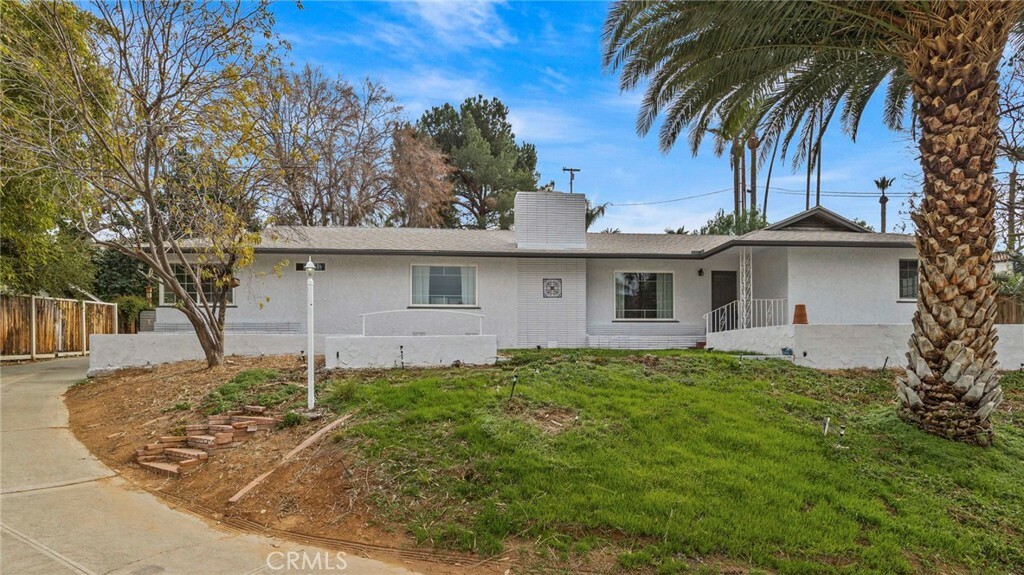 Property Photo:  5092 Myrtle Avenue  CA 92506 