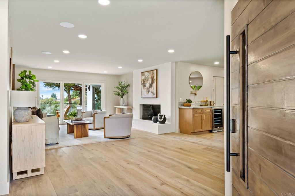 Property Photo: 5680 Genoa Dr CA 92120