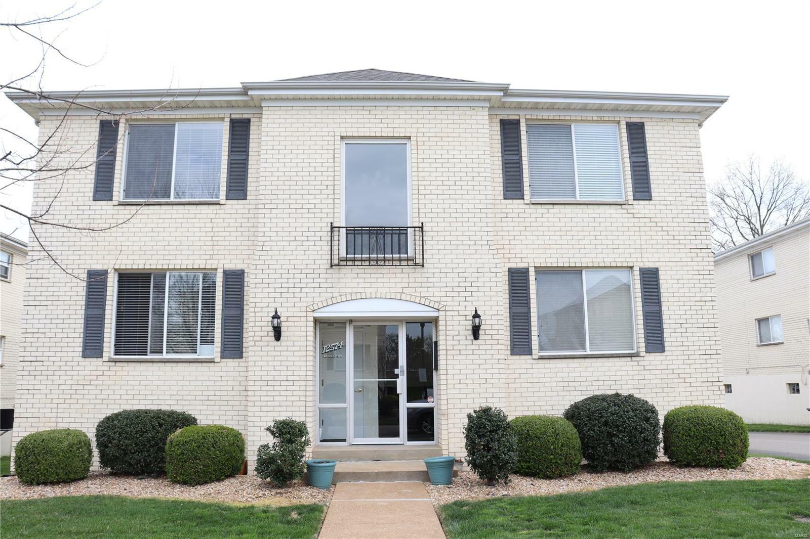 Property Photo: 12574 Chardin Place 3 MO 63128