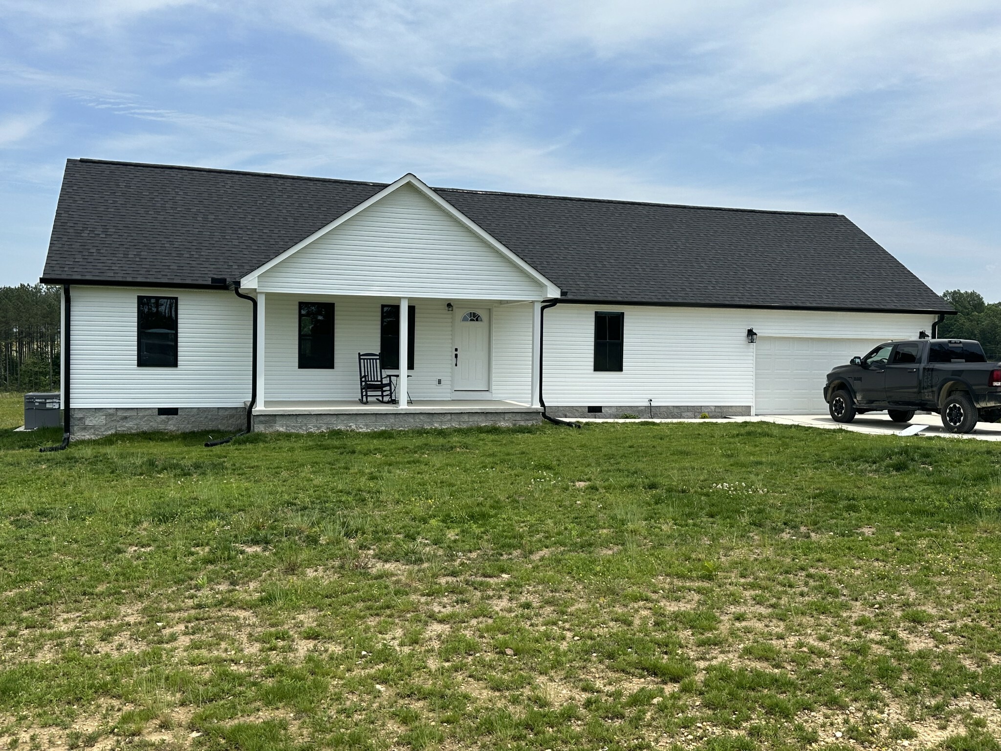 Property Photo: 1694 Linvillle Rd TN 38464