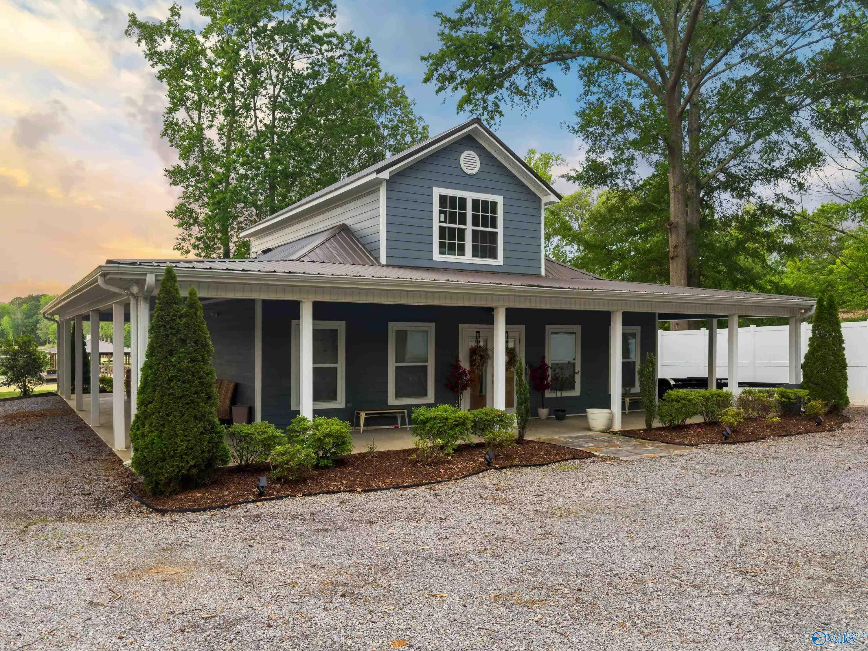 Property Photo: 122 Malibu Circle AL 35769