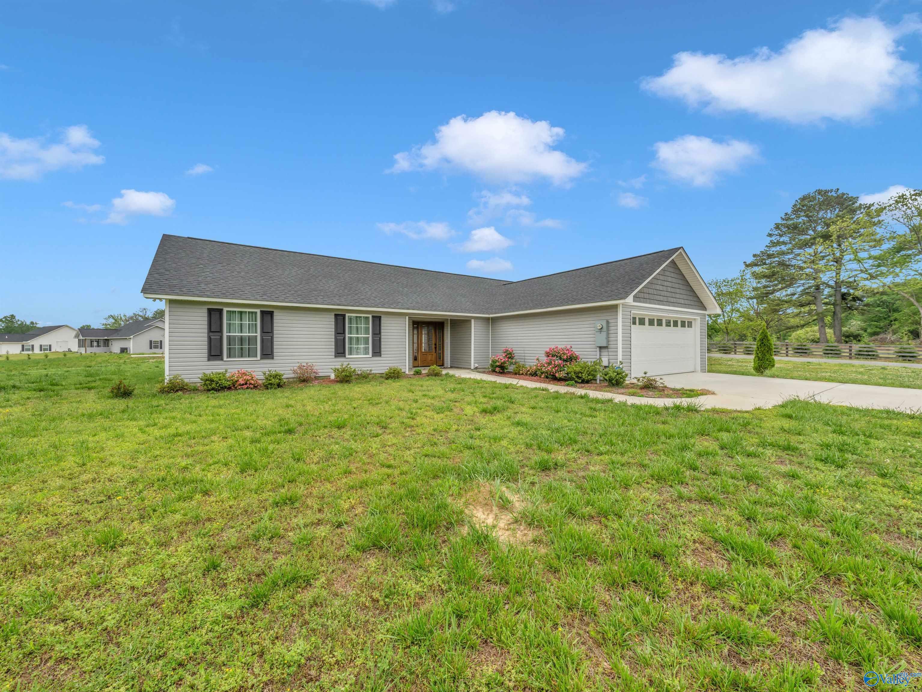 Property Photo: 4082 Oneonta Cut-Off Road AL 35950