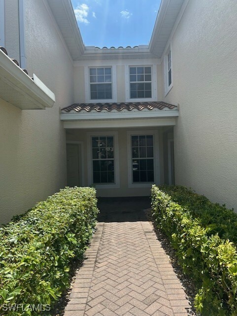 Property Photo: 1365 Henley Street 507 FL 34105