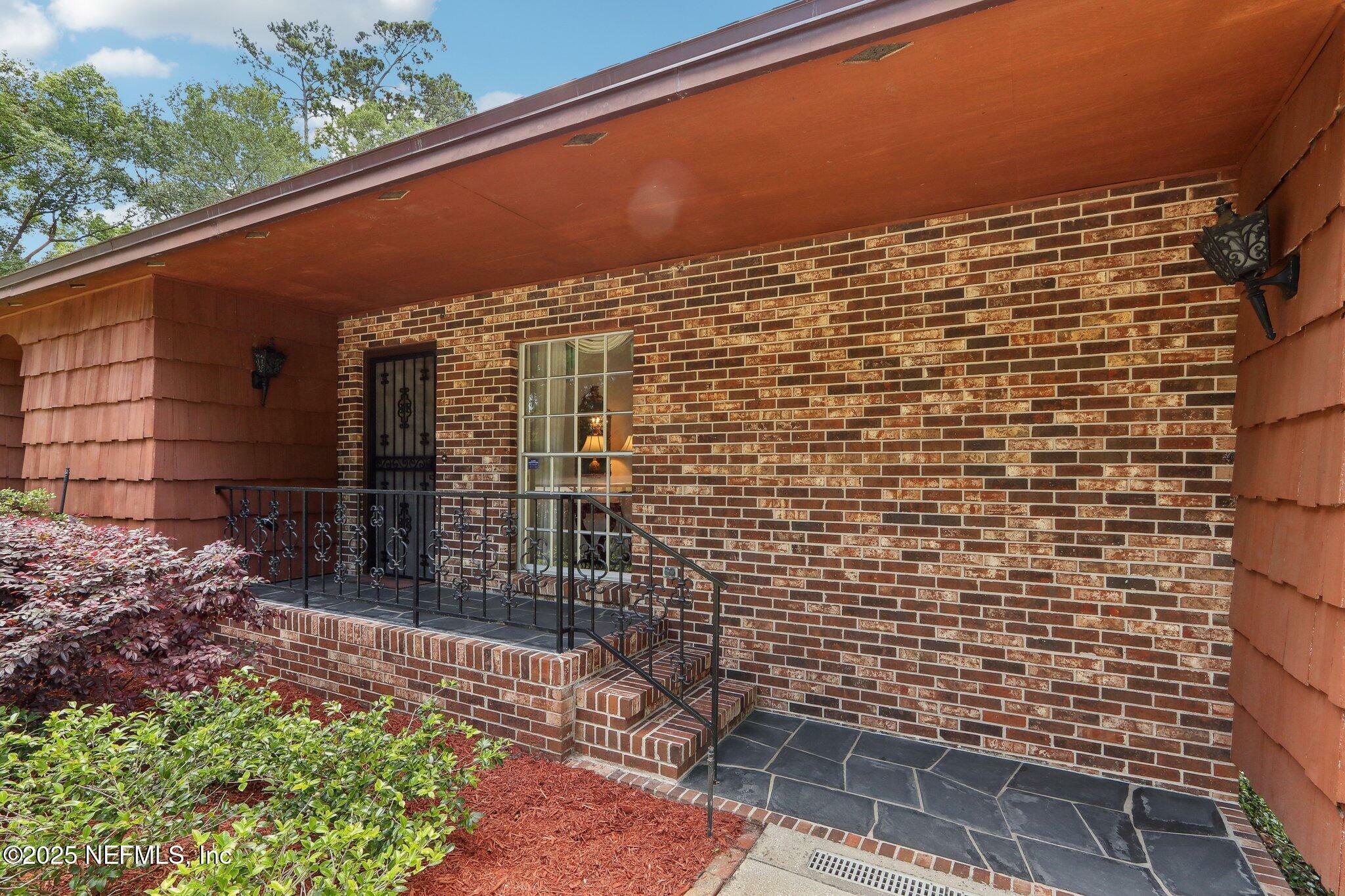 Property Photo: 6264 Riviera Lane FL 32216